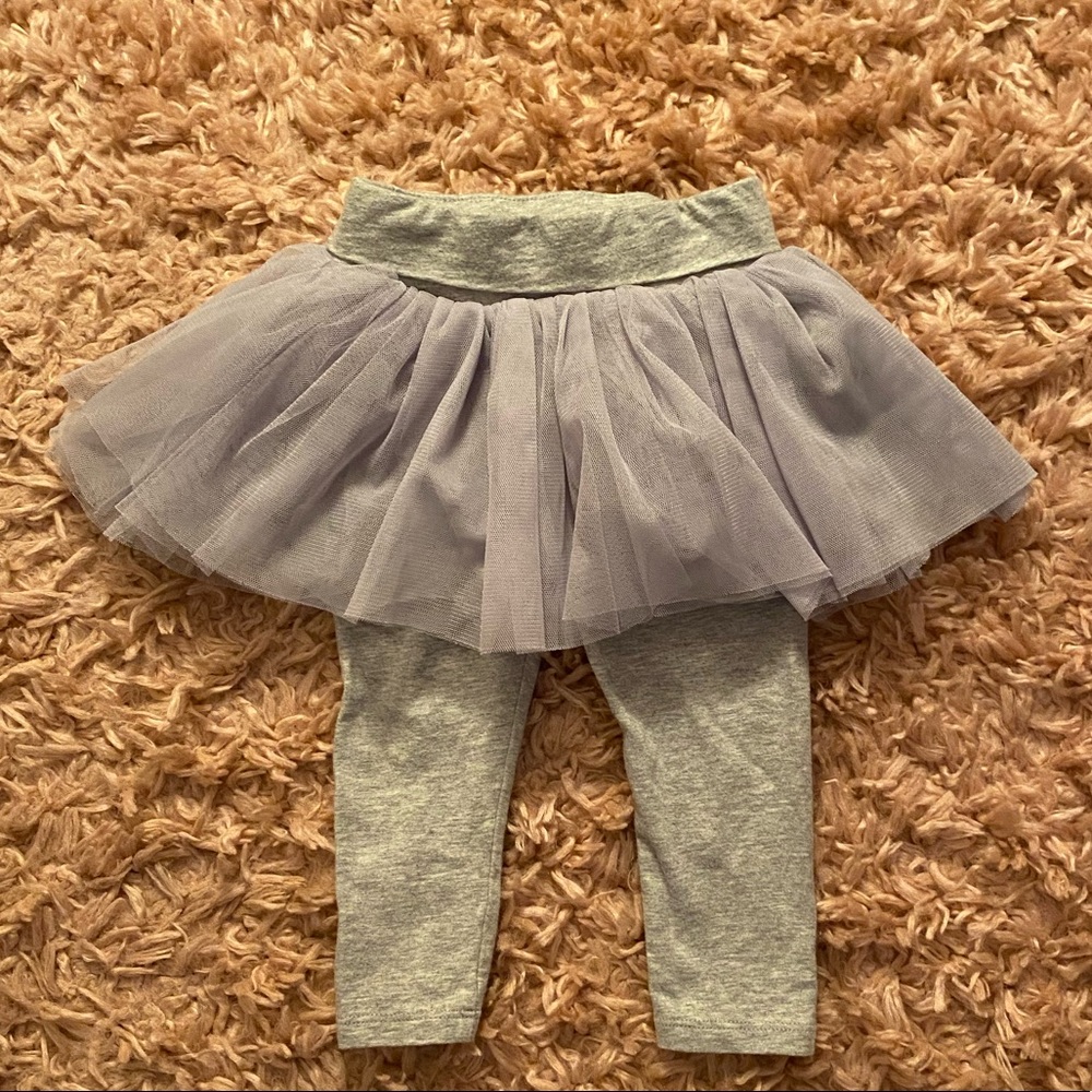 ⭐️HP⭐️GAP leggings with attached tutu